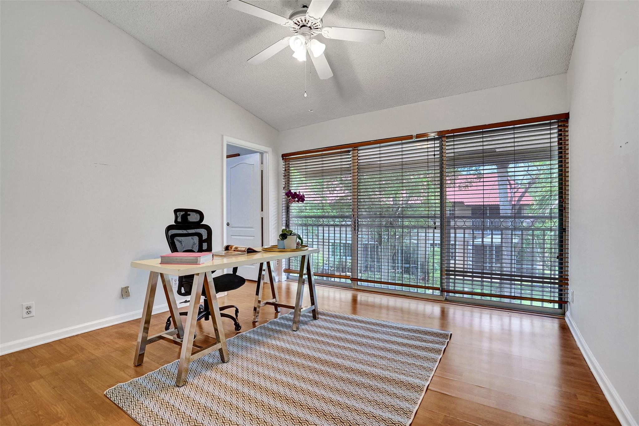 4985 Riverside Dr 506