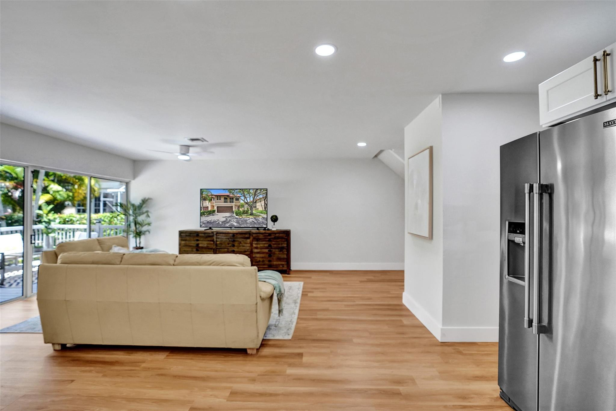 4985 Riverside Dr 506