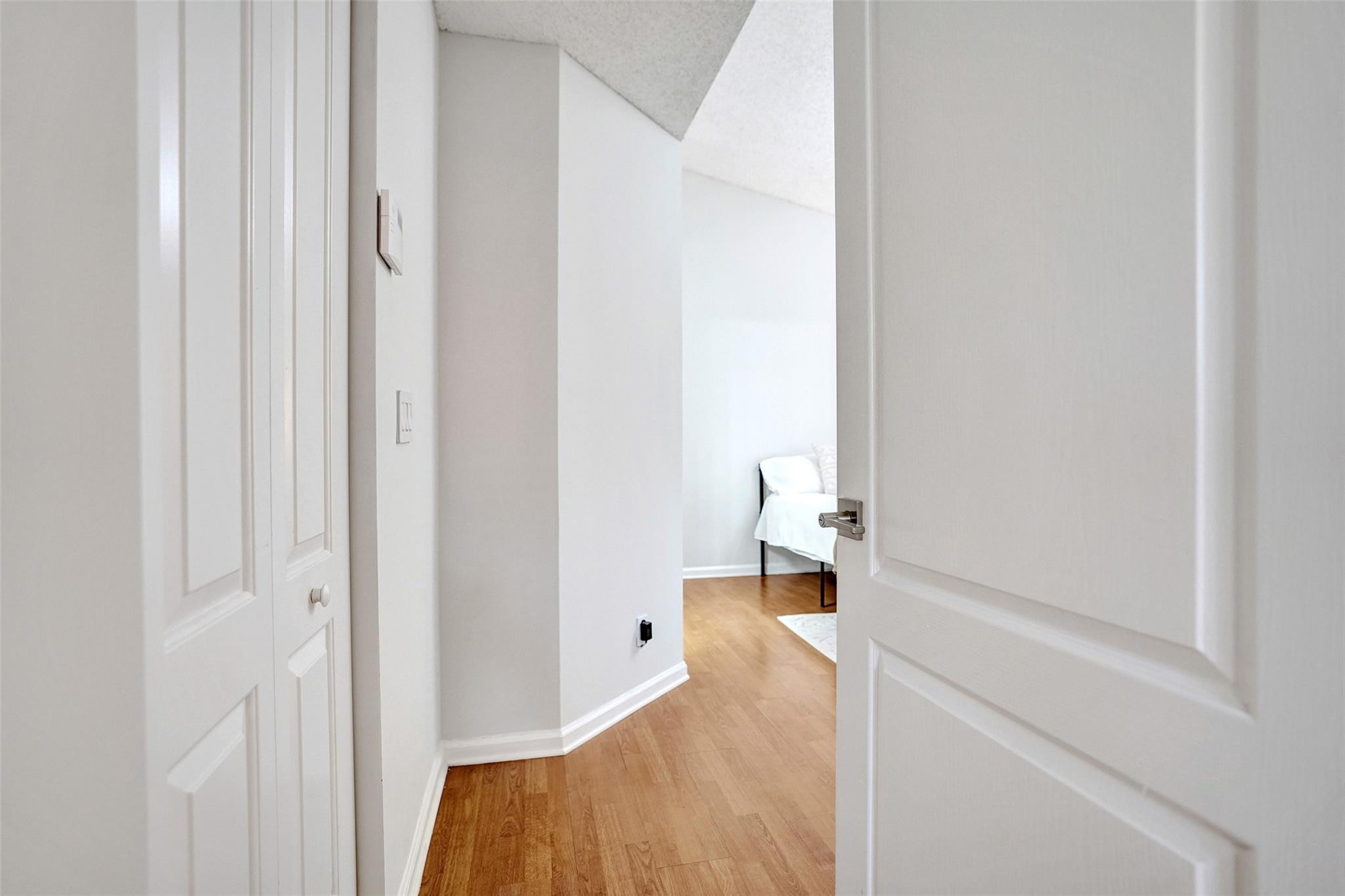 4985 Riverside Dr 506