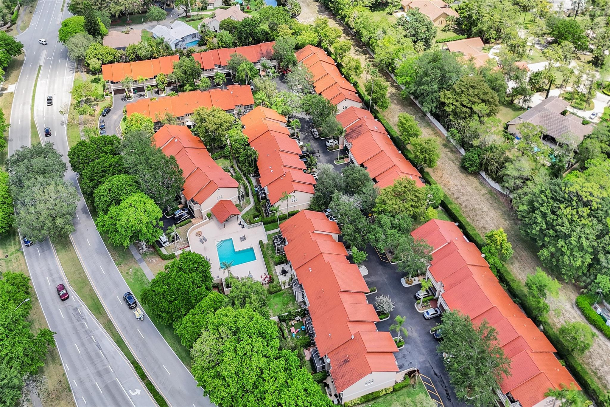 4985 Riverside Dr 506