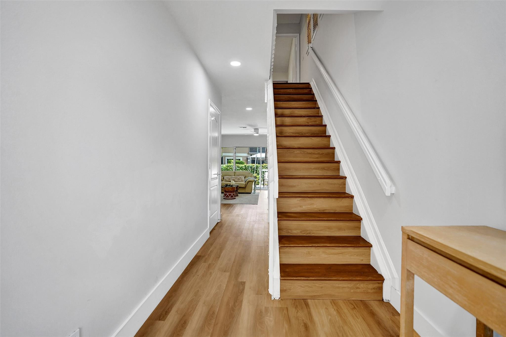 4985 Riverside Dr 506