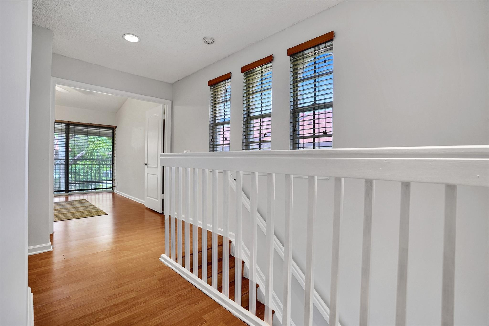 4985 Riverside Dr 506