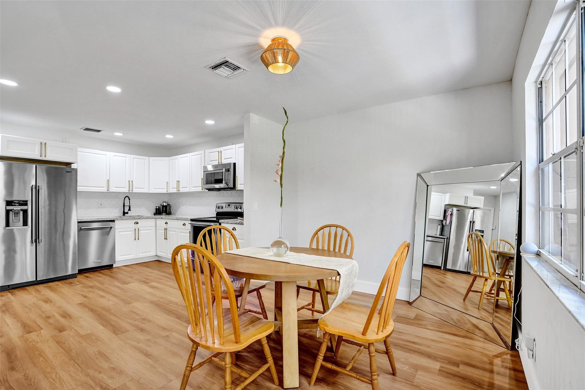 4985 Riverside Dr 506