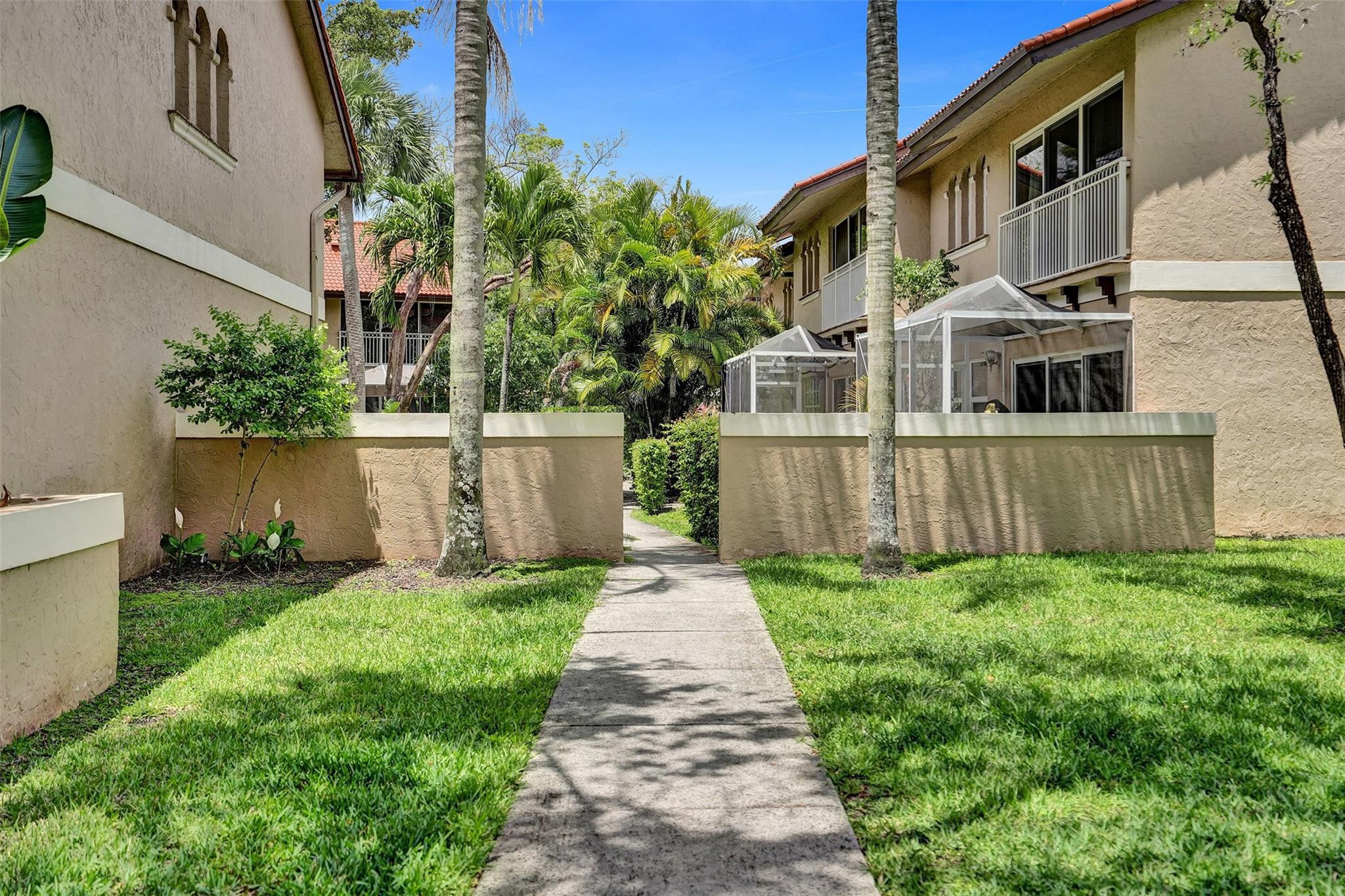 4985 Riverside Dr 506