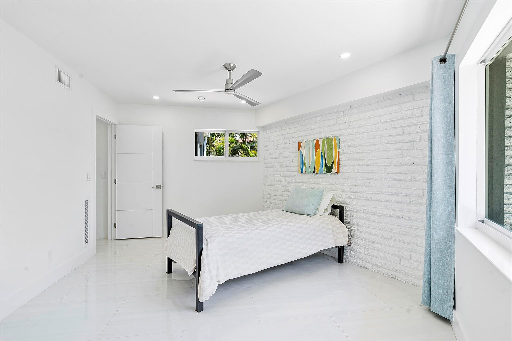 605 N Victoria Park Rd