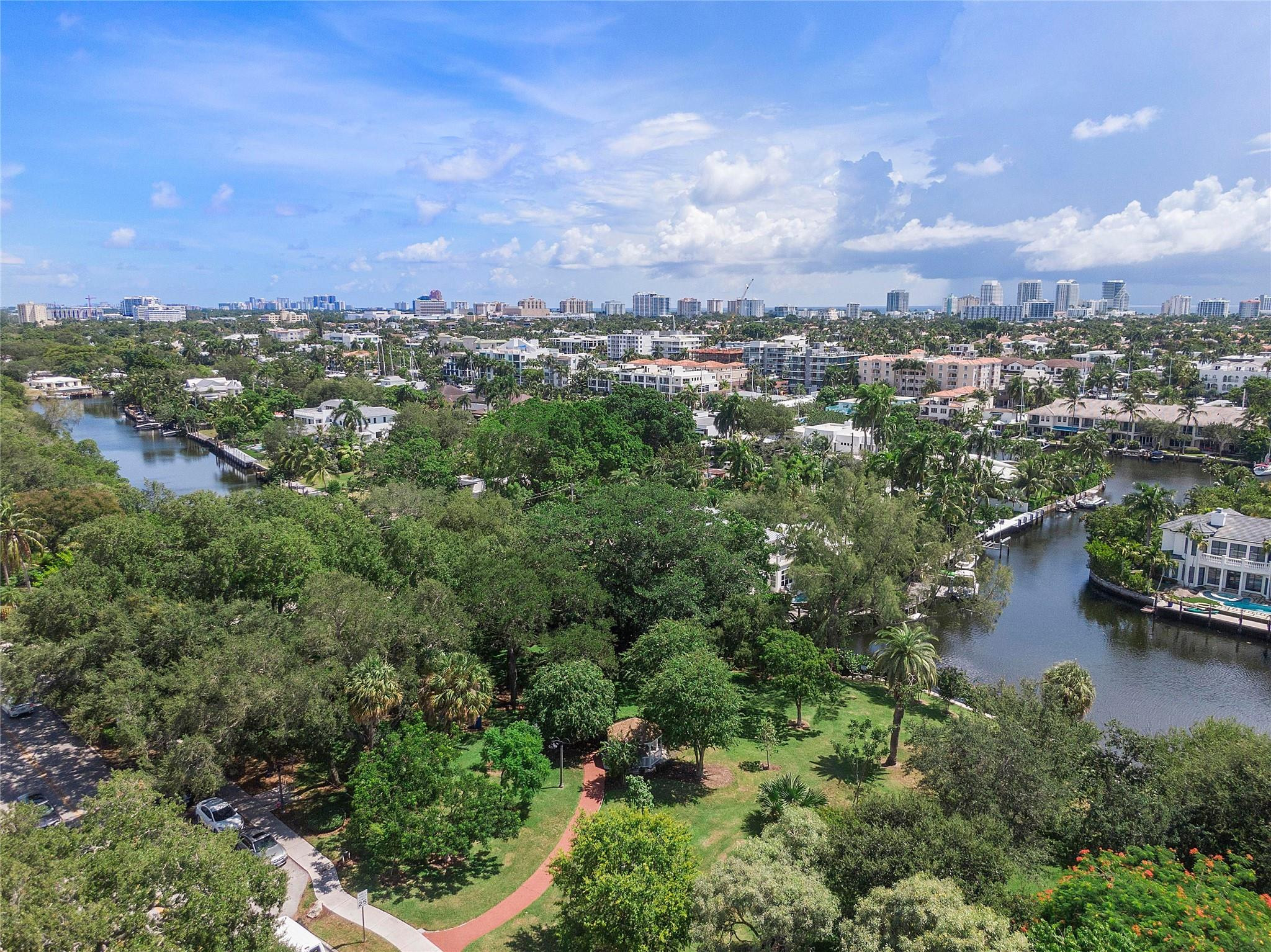 605 N Victoria Park Rd