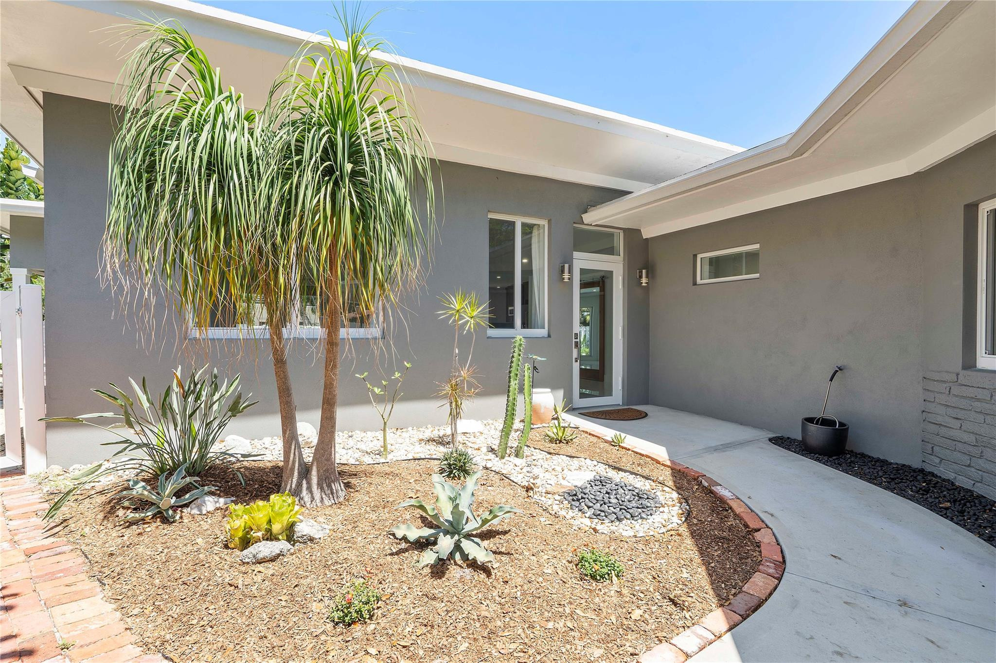 605 N Victoria Park Rd