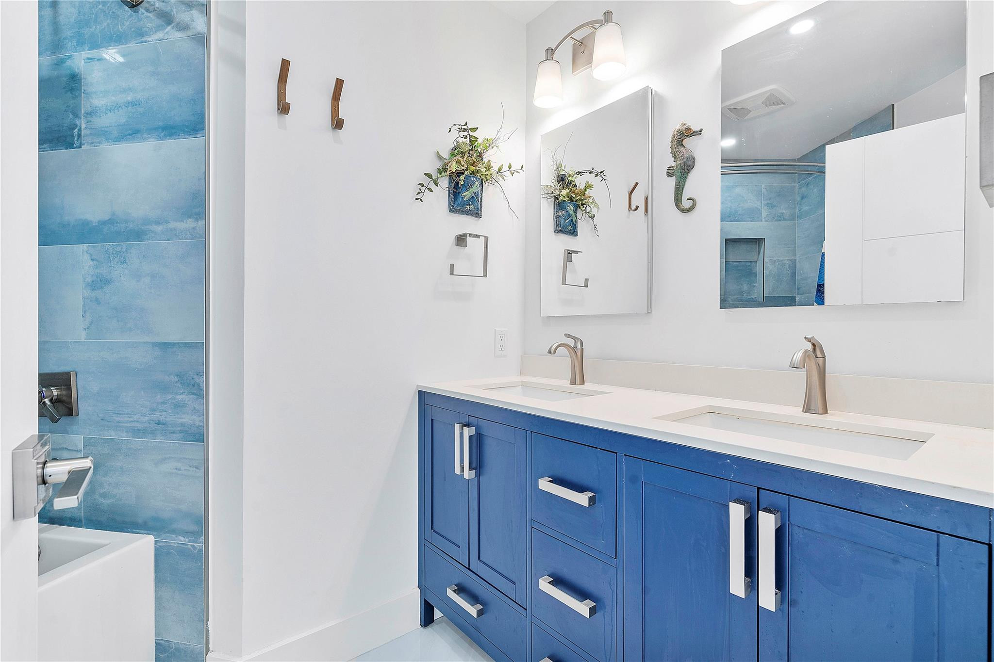 605 N Victoria Park Rd