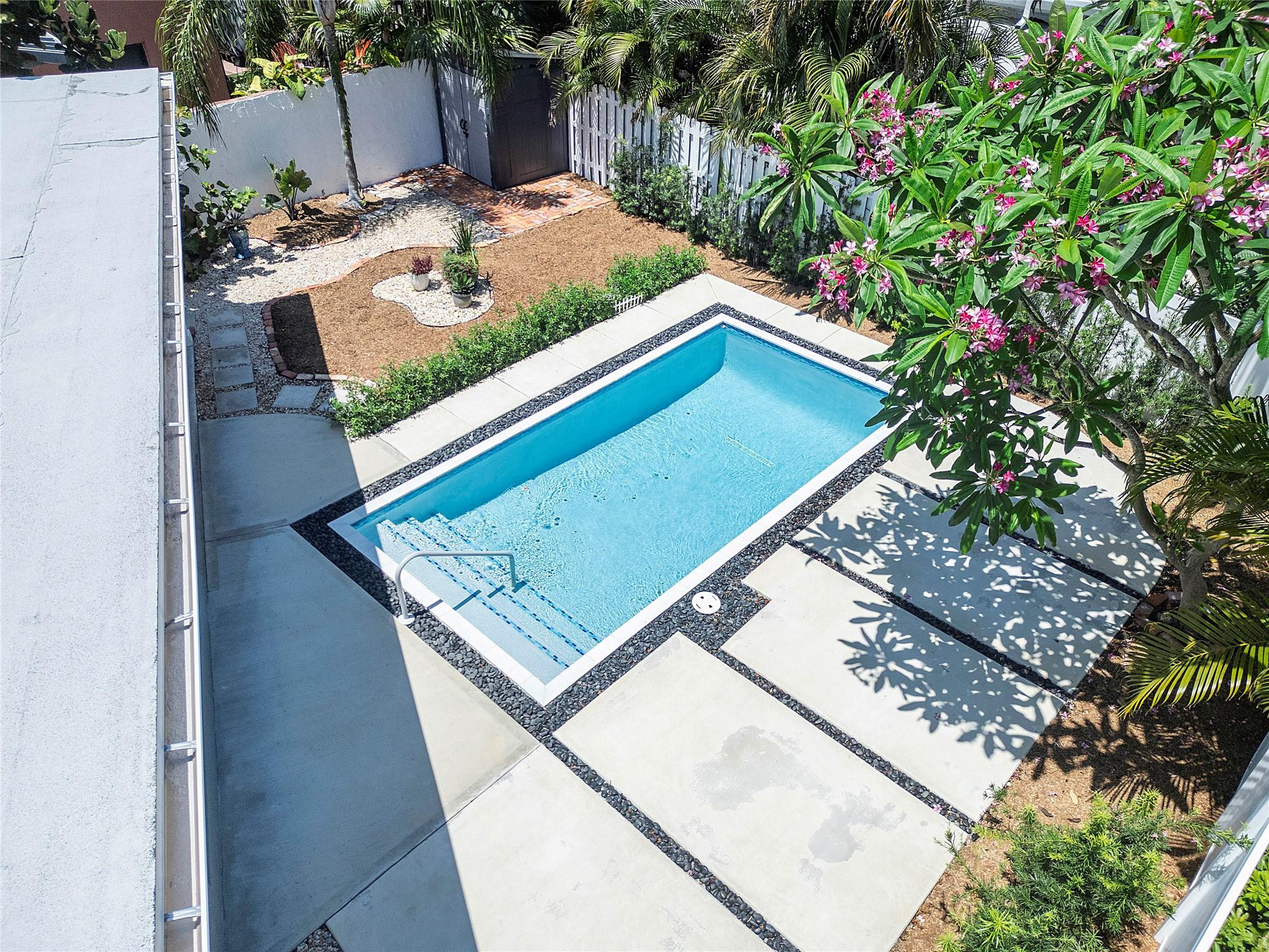 605 N Victoria Park Rd