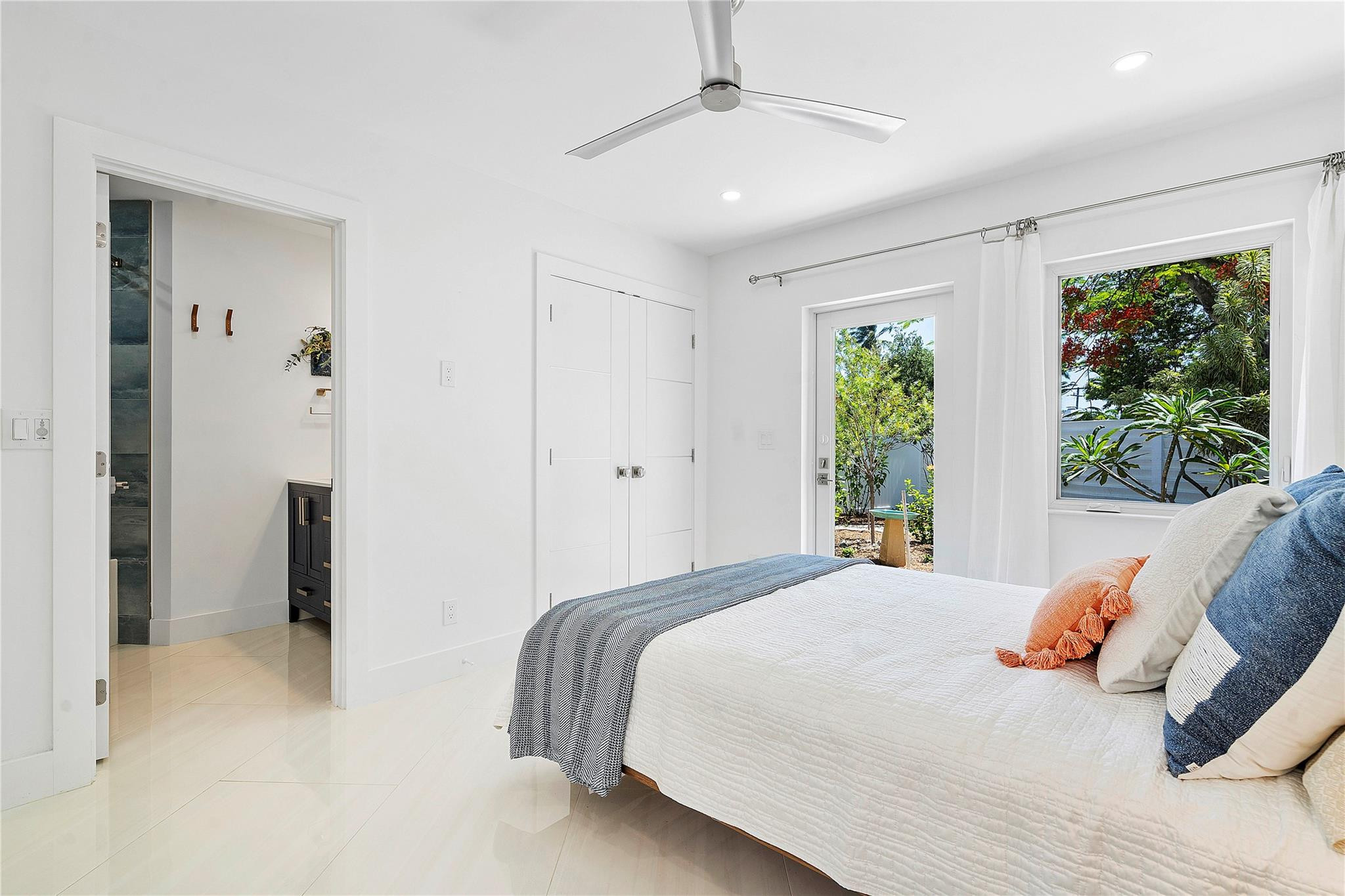 605 N Victoria Park Rd