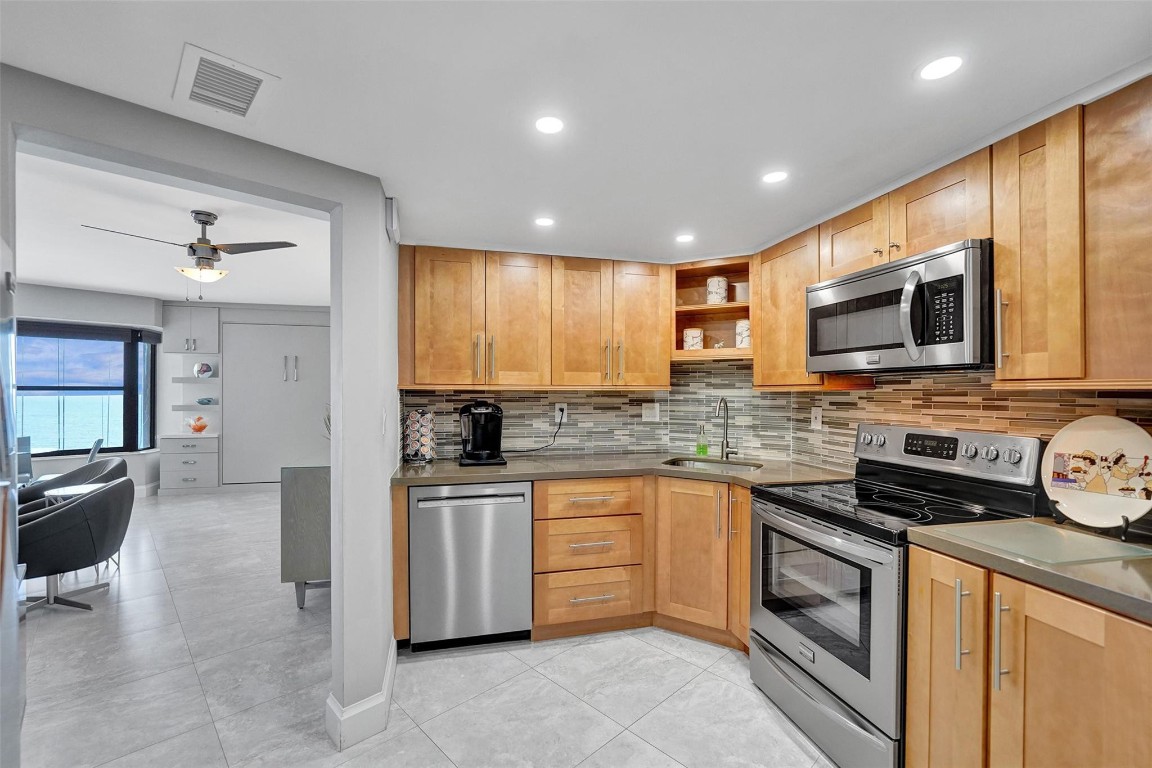 3800 Galt Ocean Dr 1002