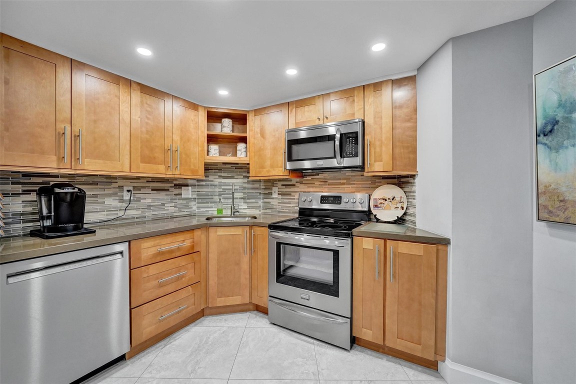 3800 Galt Ocean Dr 1002