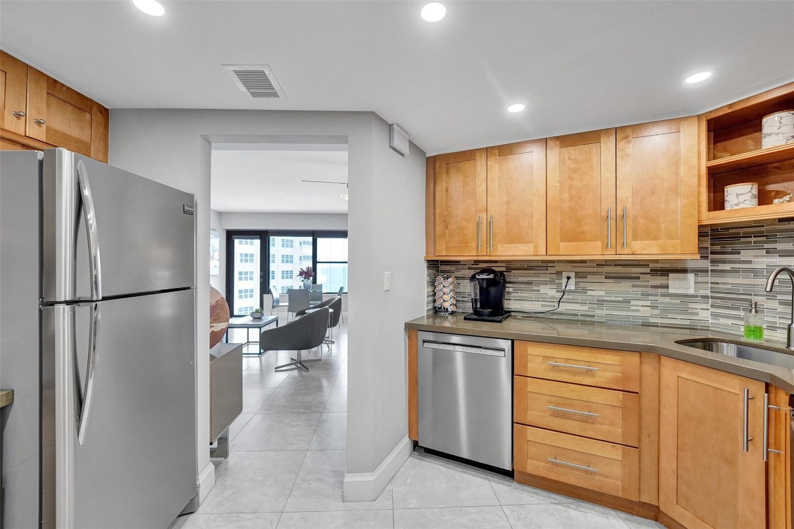 3800 Galt Ocean Dr 1002