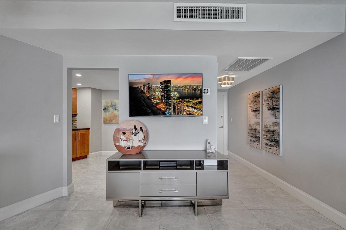 3800 Galt Ocean Dr 1002