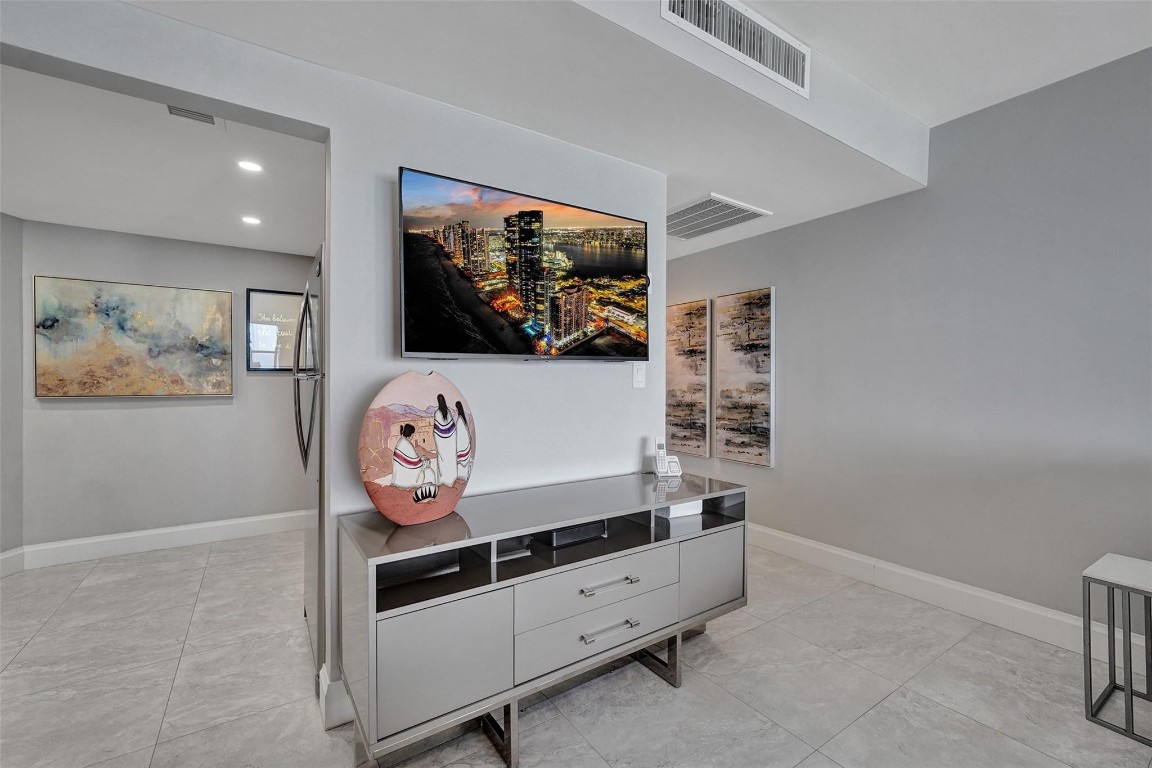 3800 Galt Ocean Dr 1002