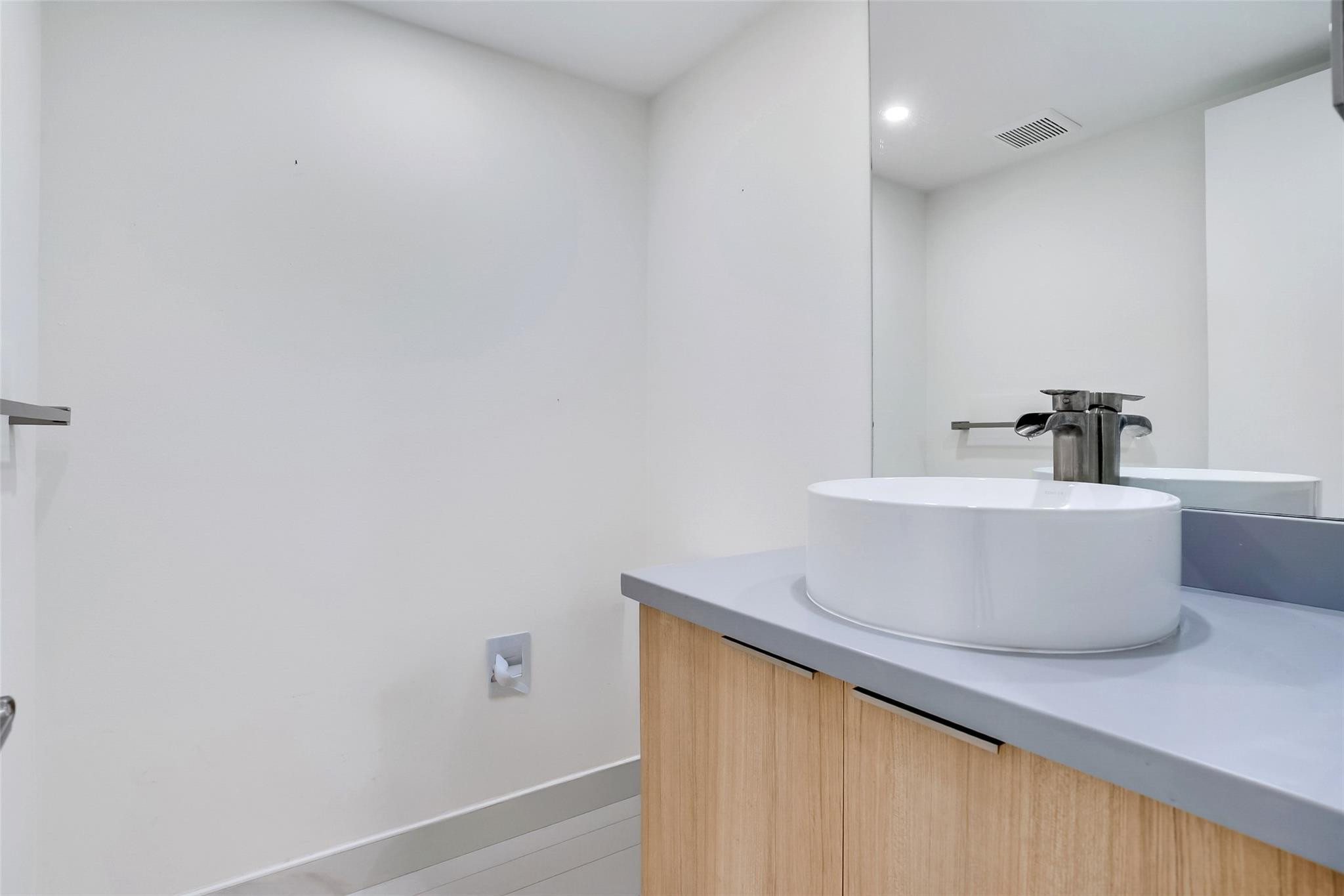 2900 N Course Dr 202