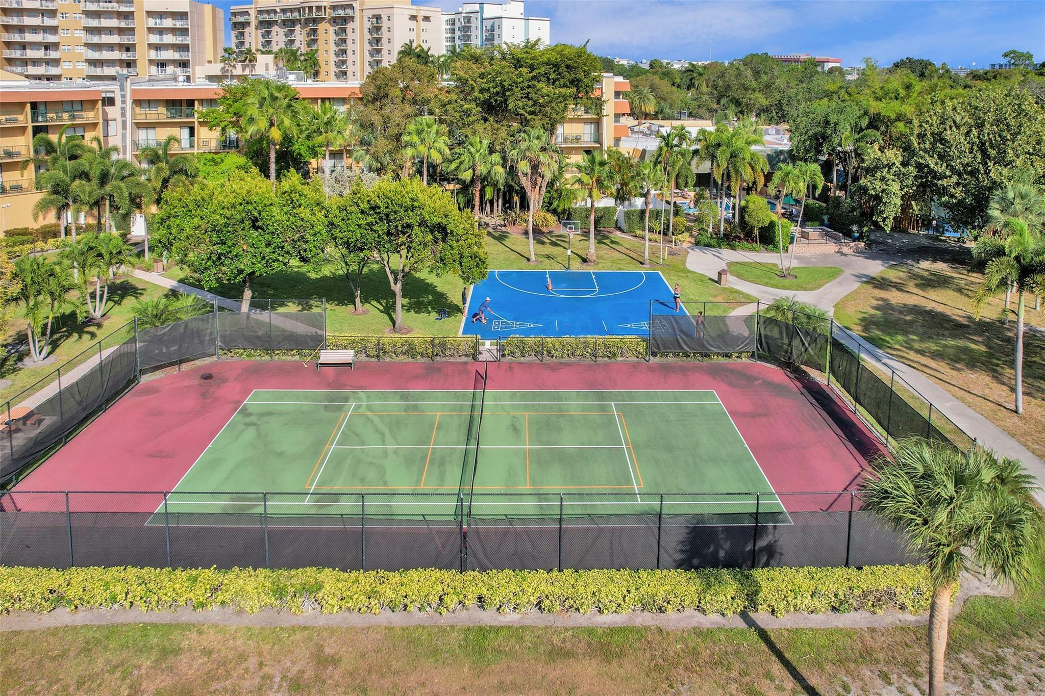 2900 N Course Dr 202