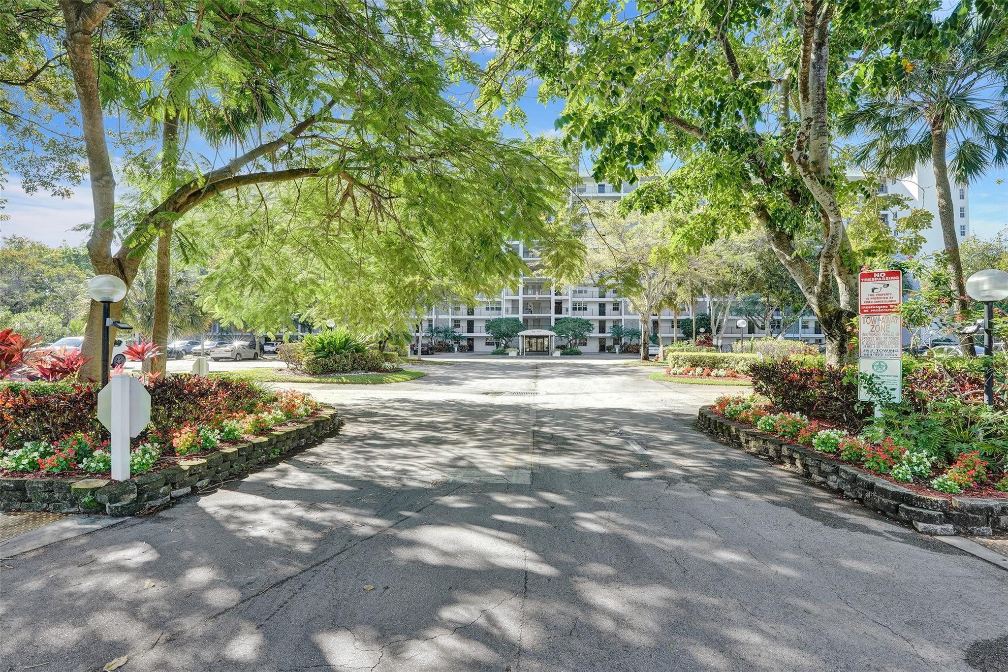 2900 N Course Dr 202