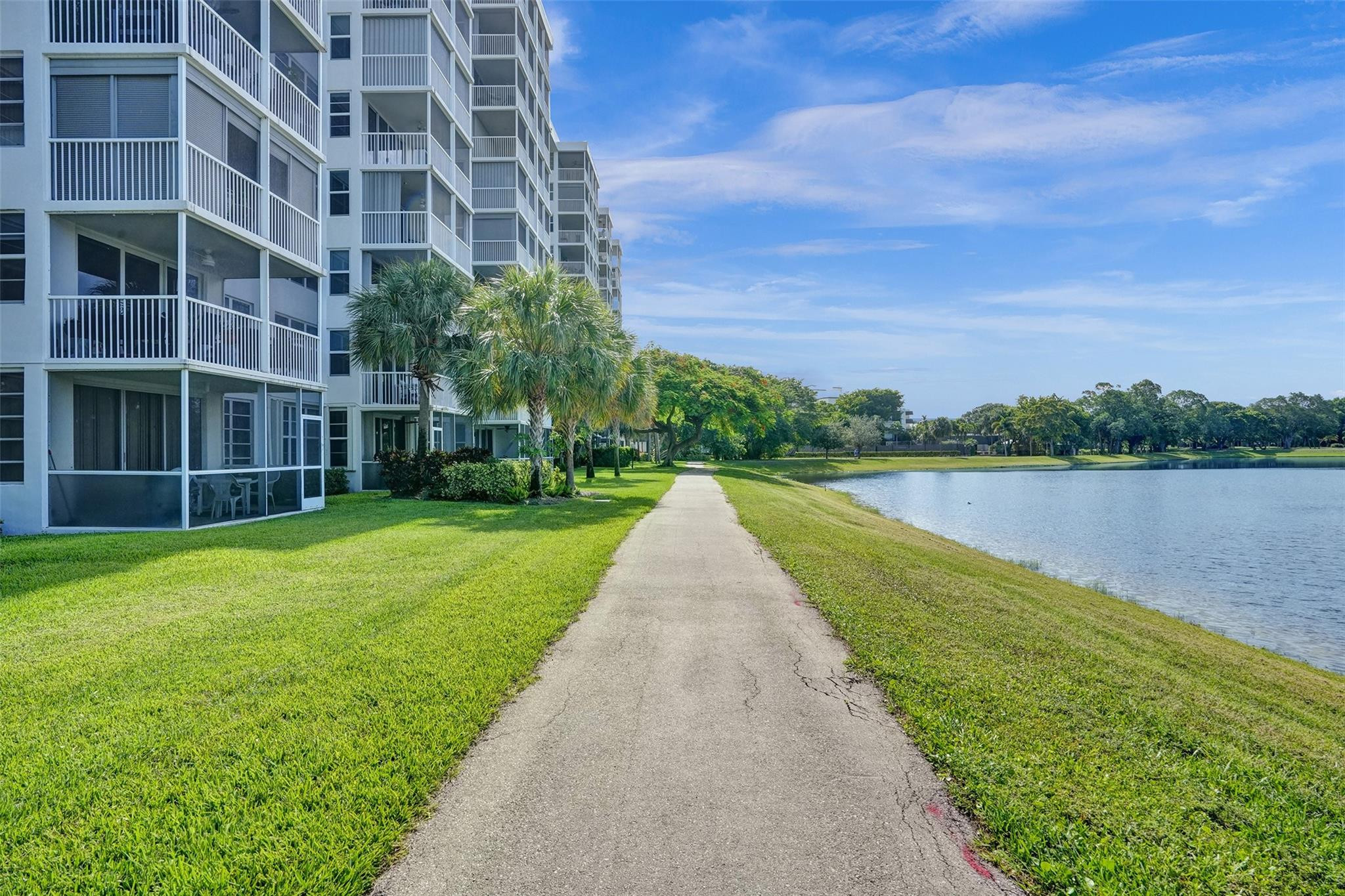 2900 N Course Dr 202