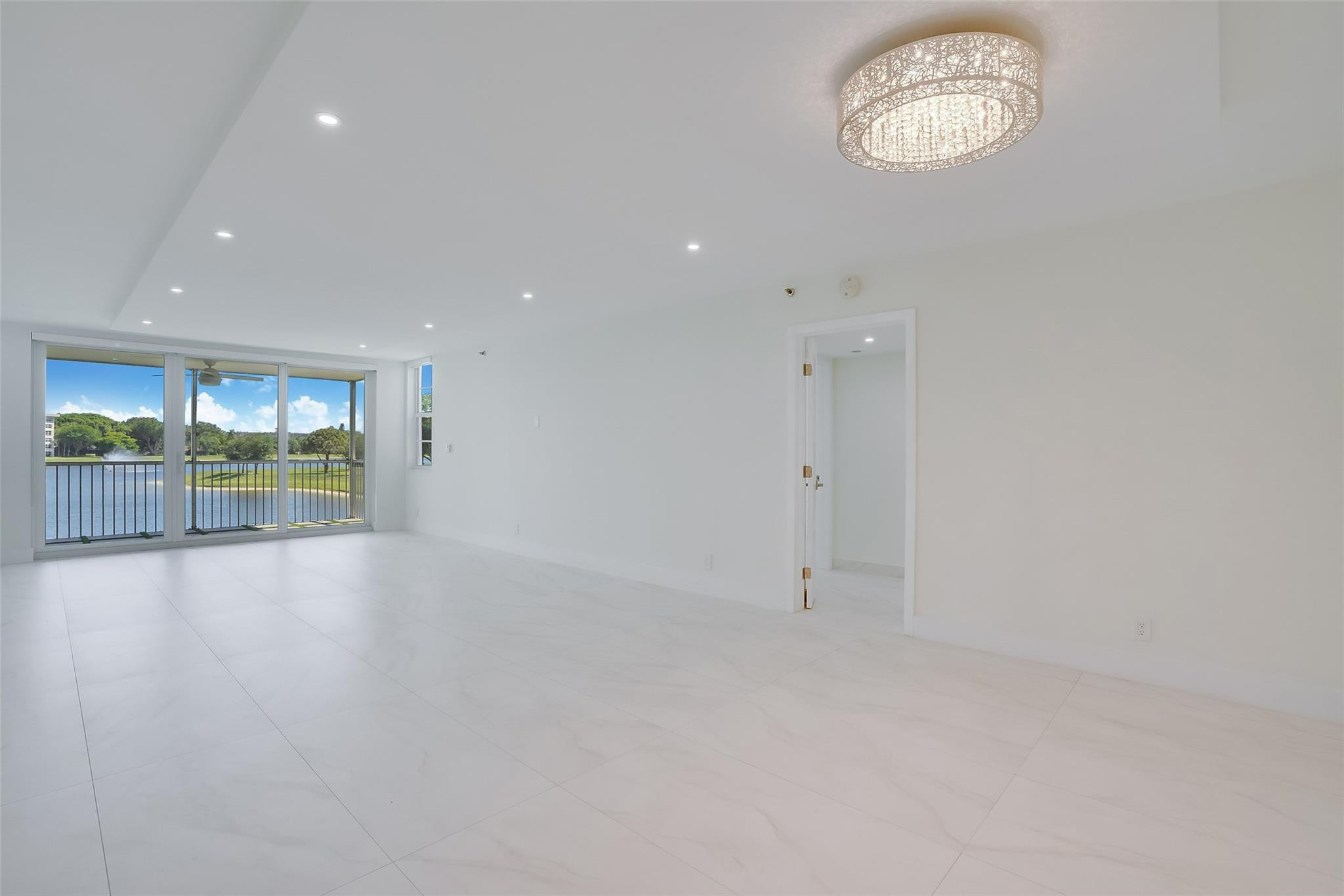 2900 N Course Dr 202