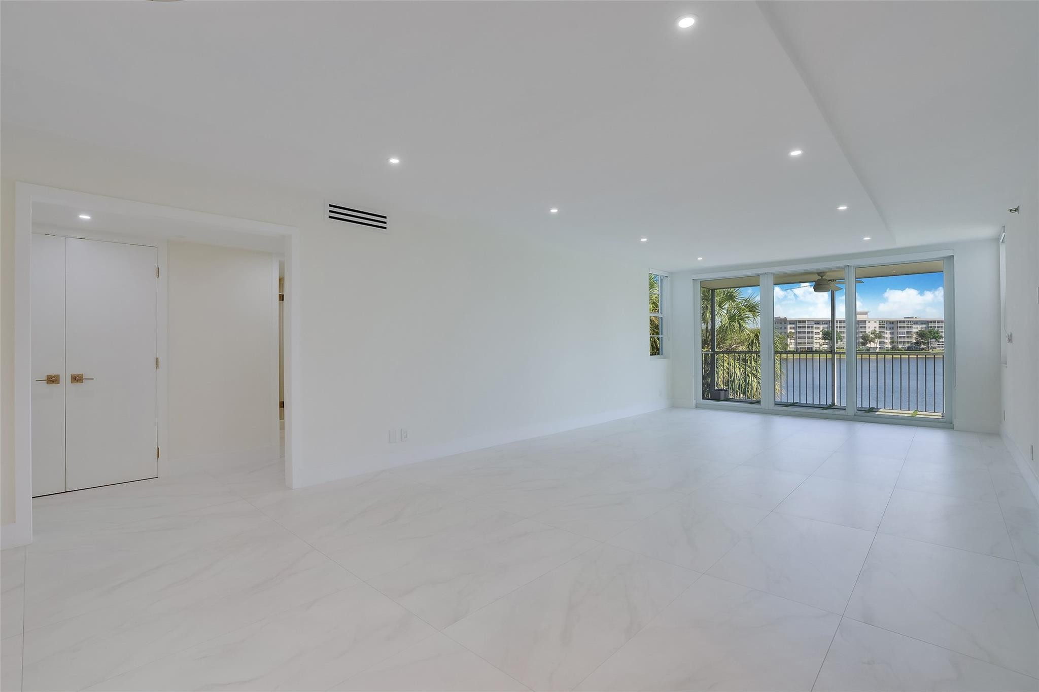 2900 N Course Dr 202