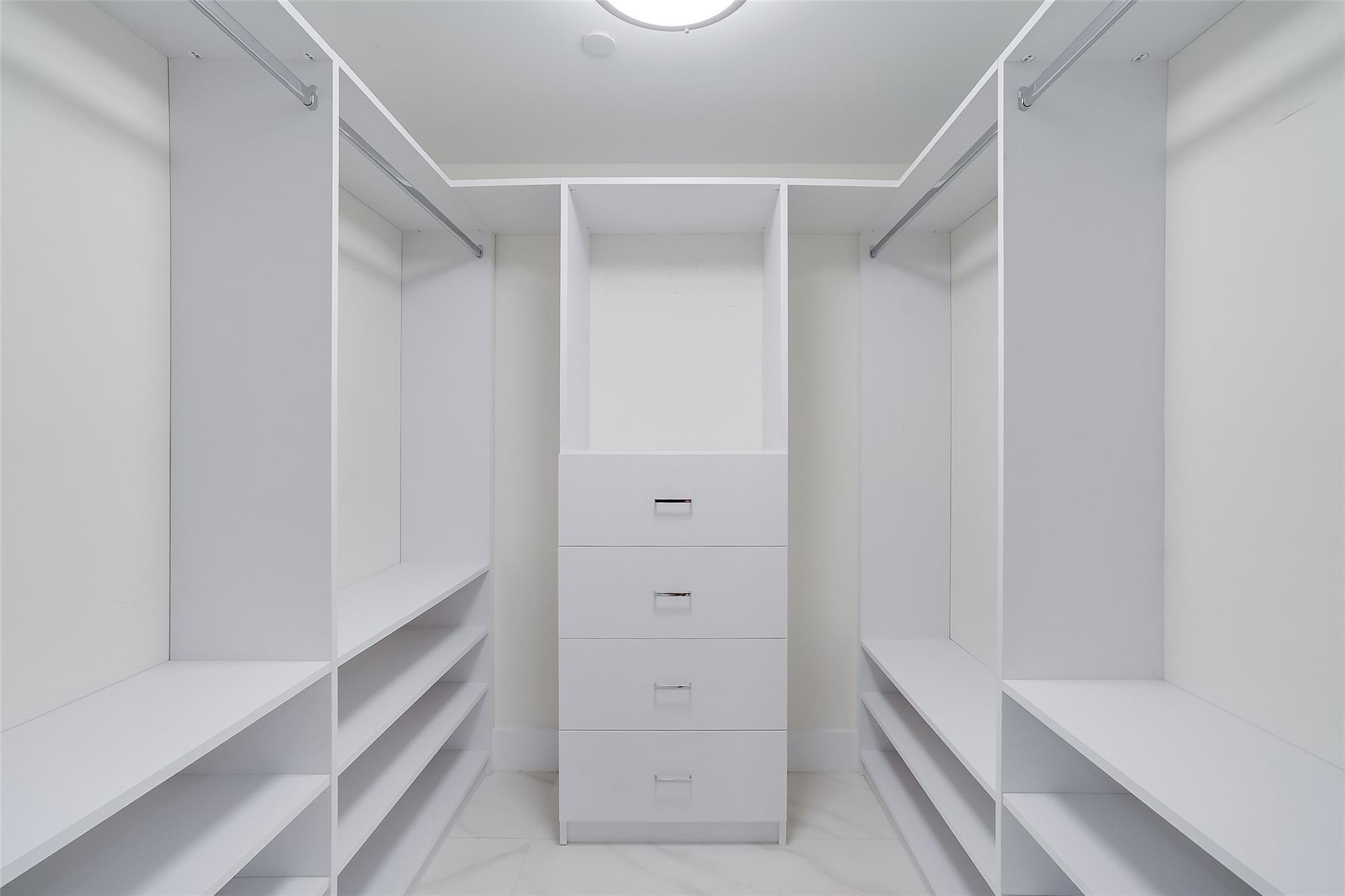 2900 N Course Dr 202