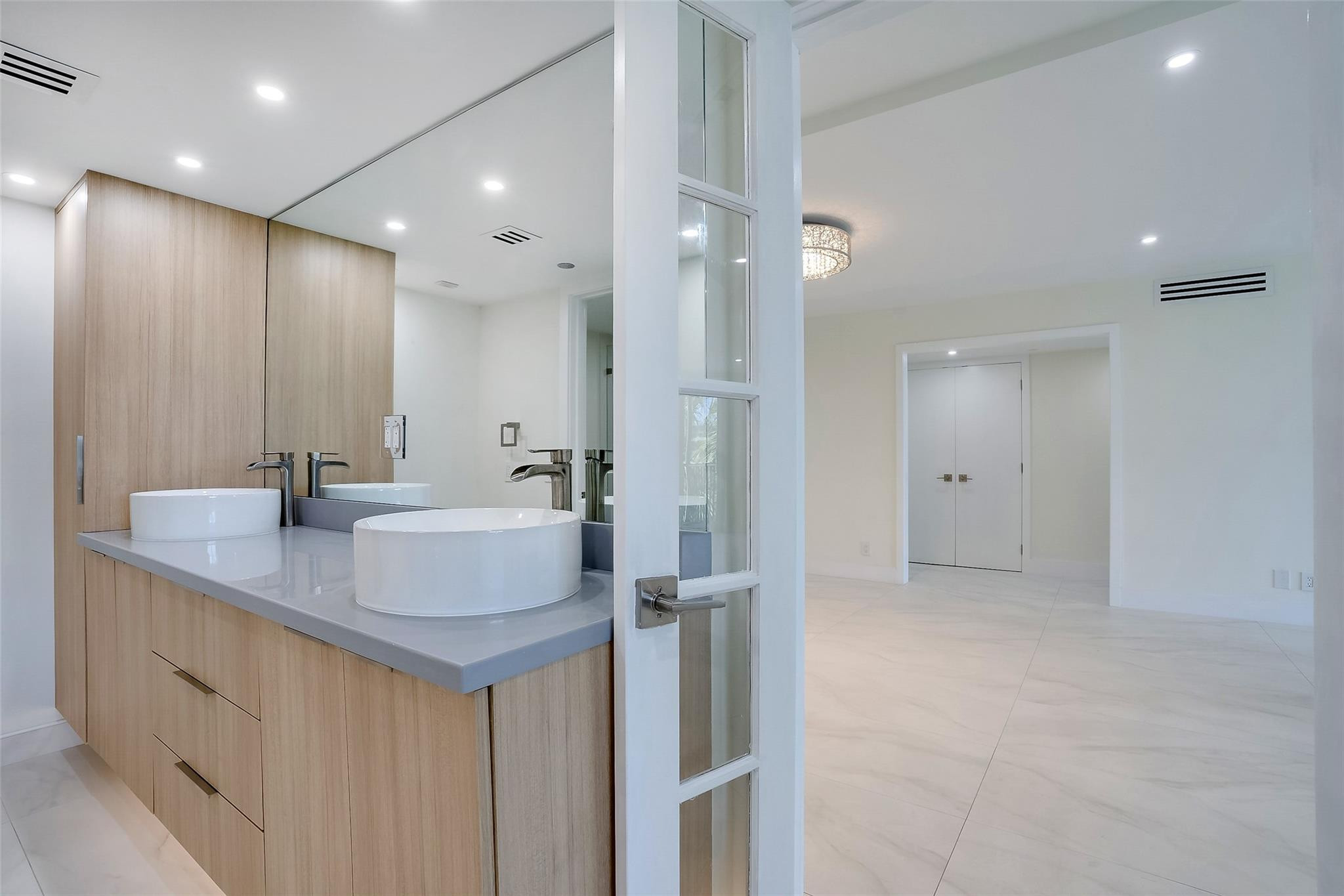 2900 N Course Dr 202