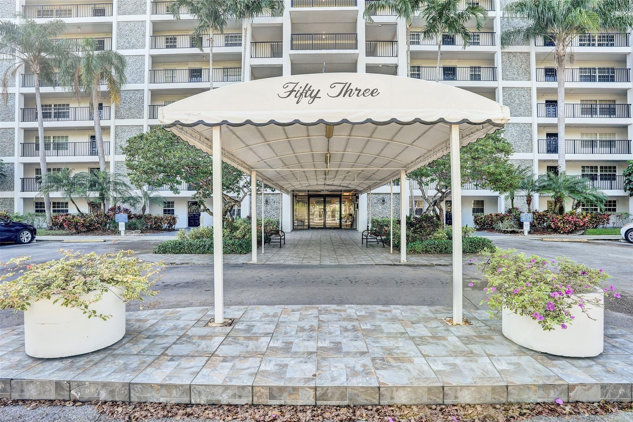 2900 N Course Dr 202