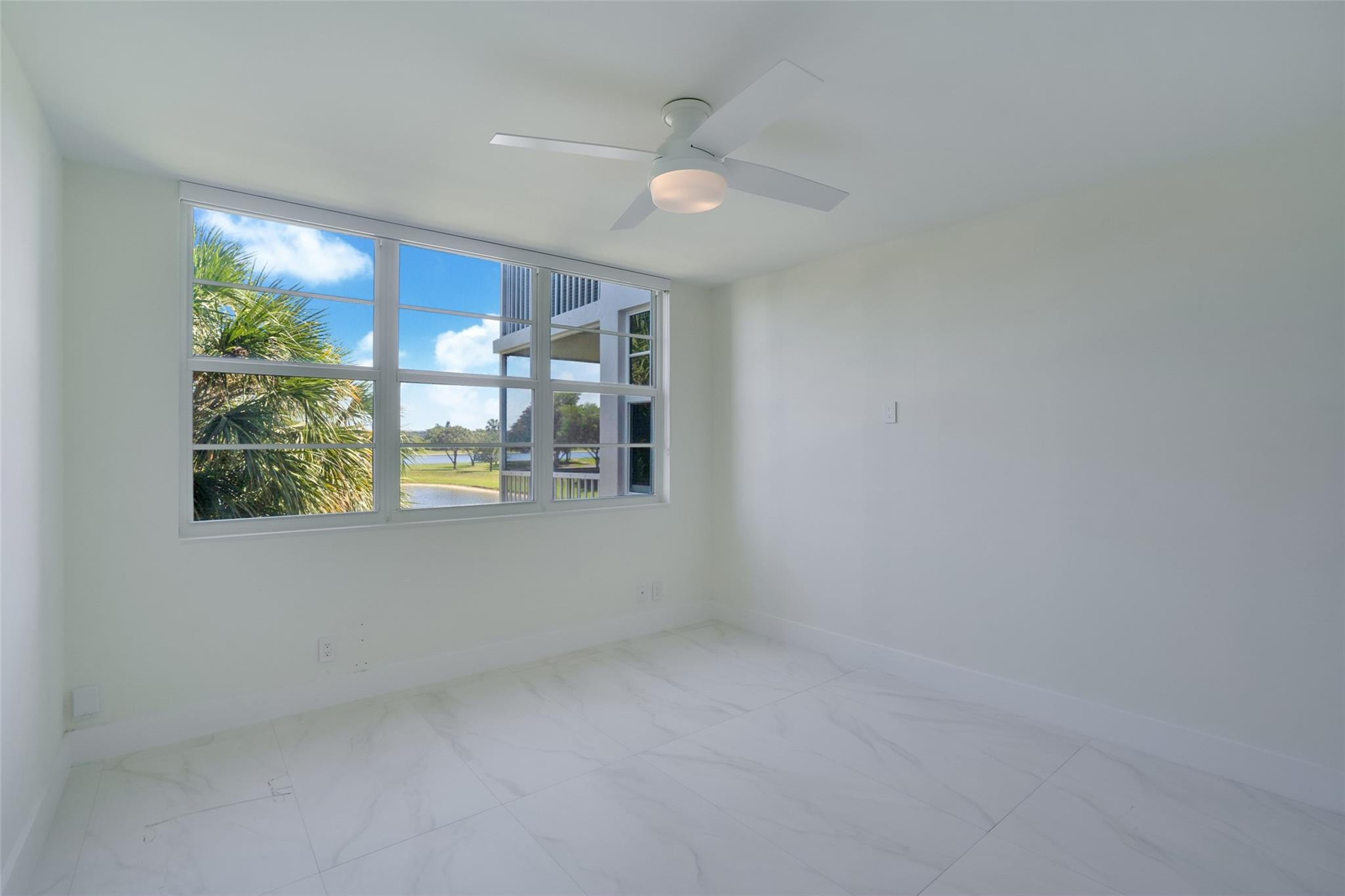 2900 N Course Dr 202