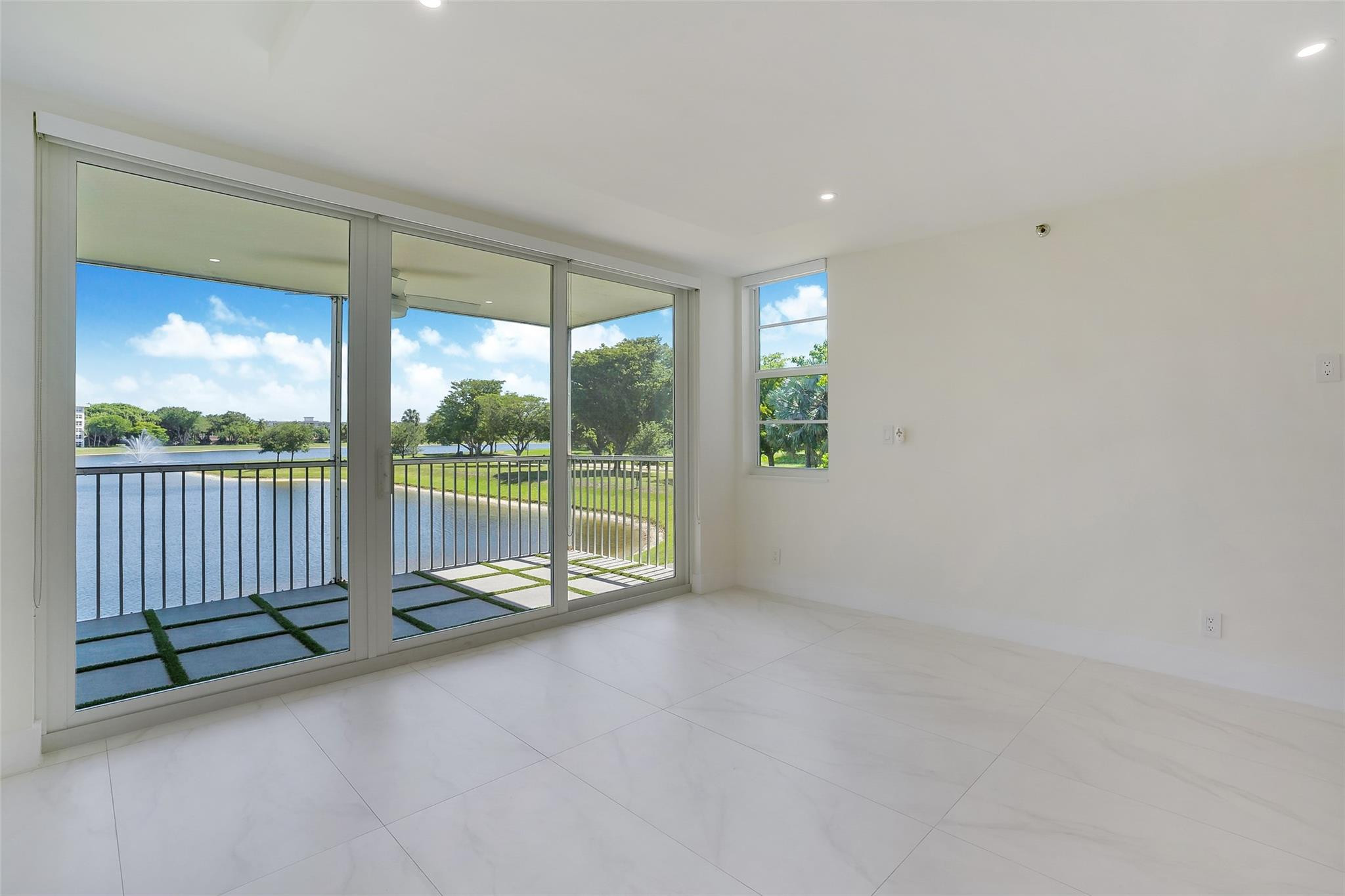 2900 N Course Dr 202