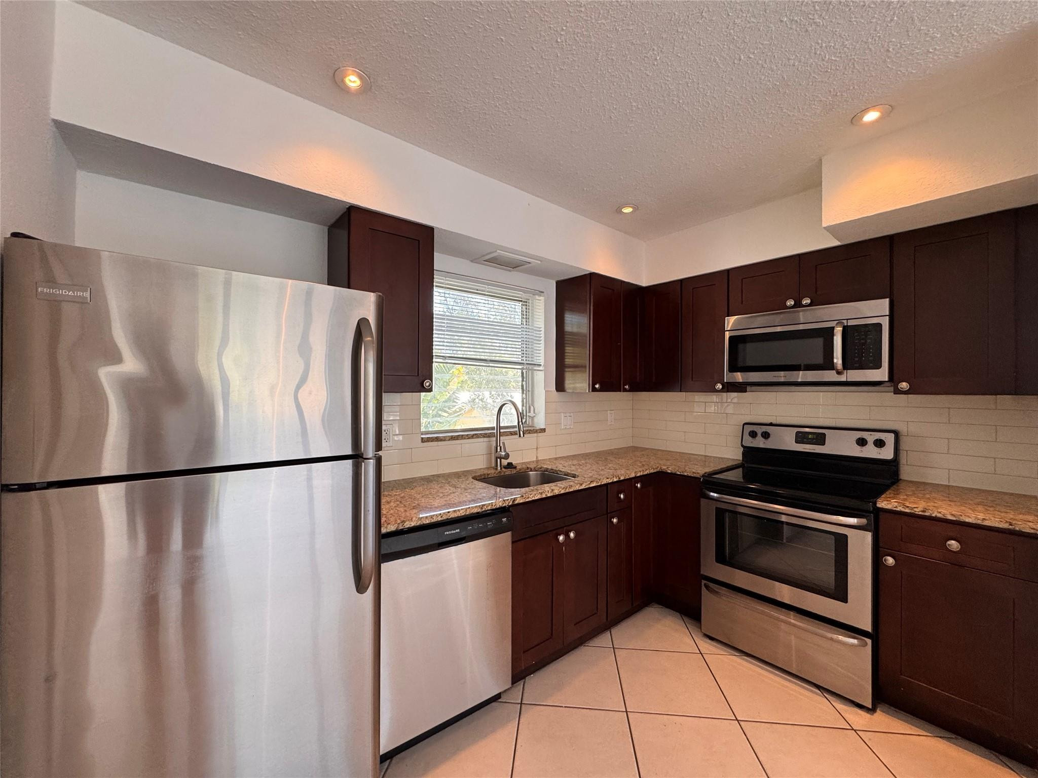 408 NE 7th Ave 12