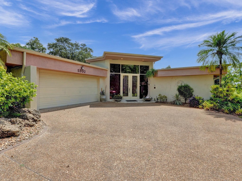 5702 White Hickory Cir