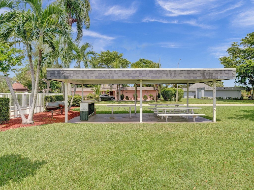 5702 White Hickory Cir