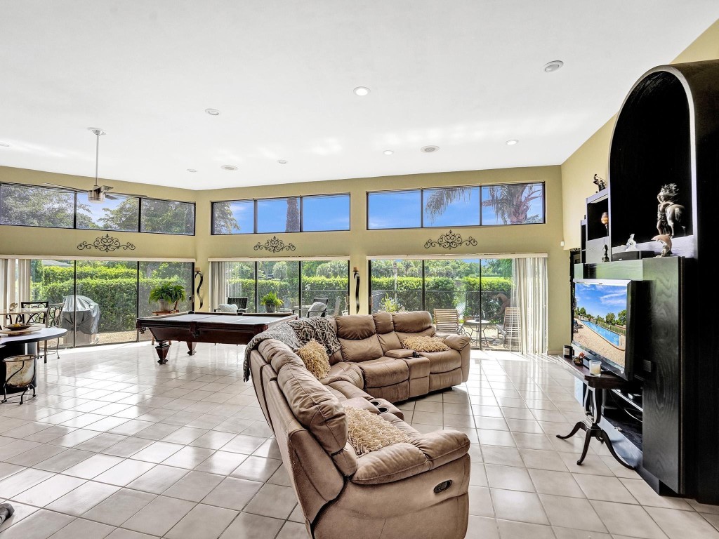 5702 White Hickory Cir