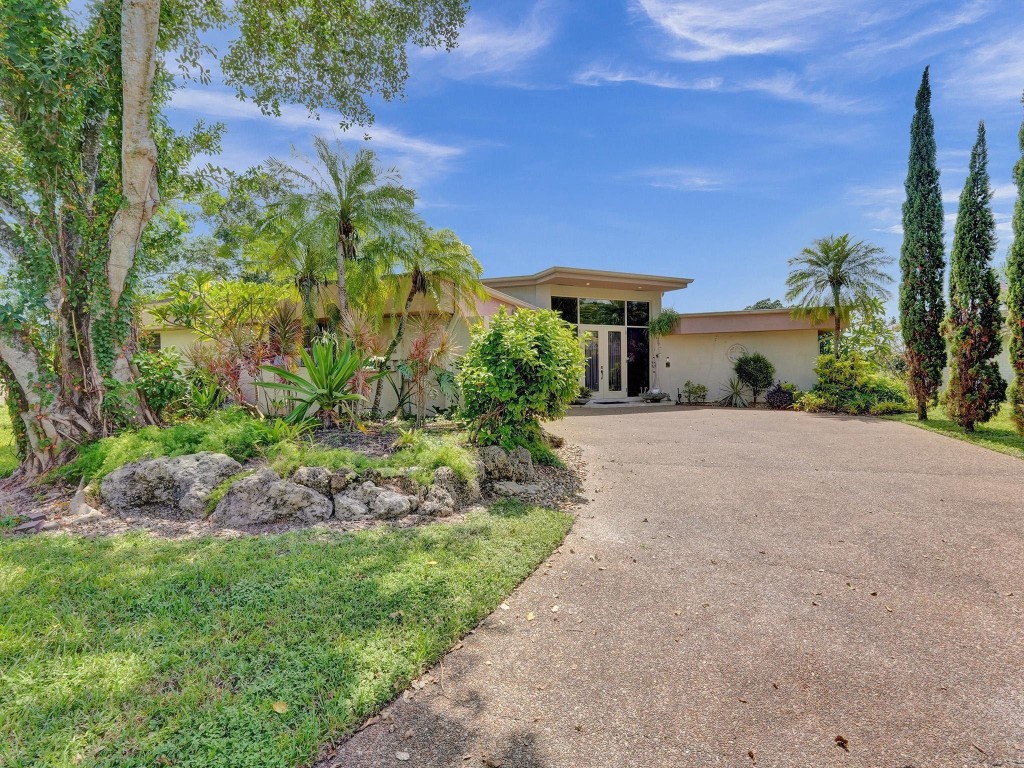 5702 White Hickory Cir