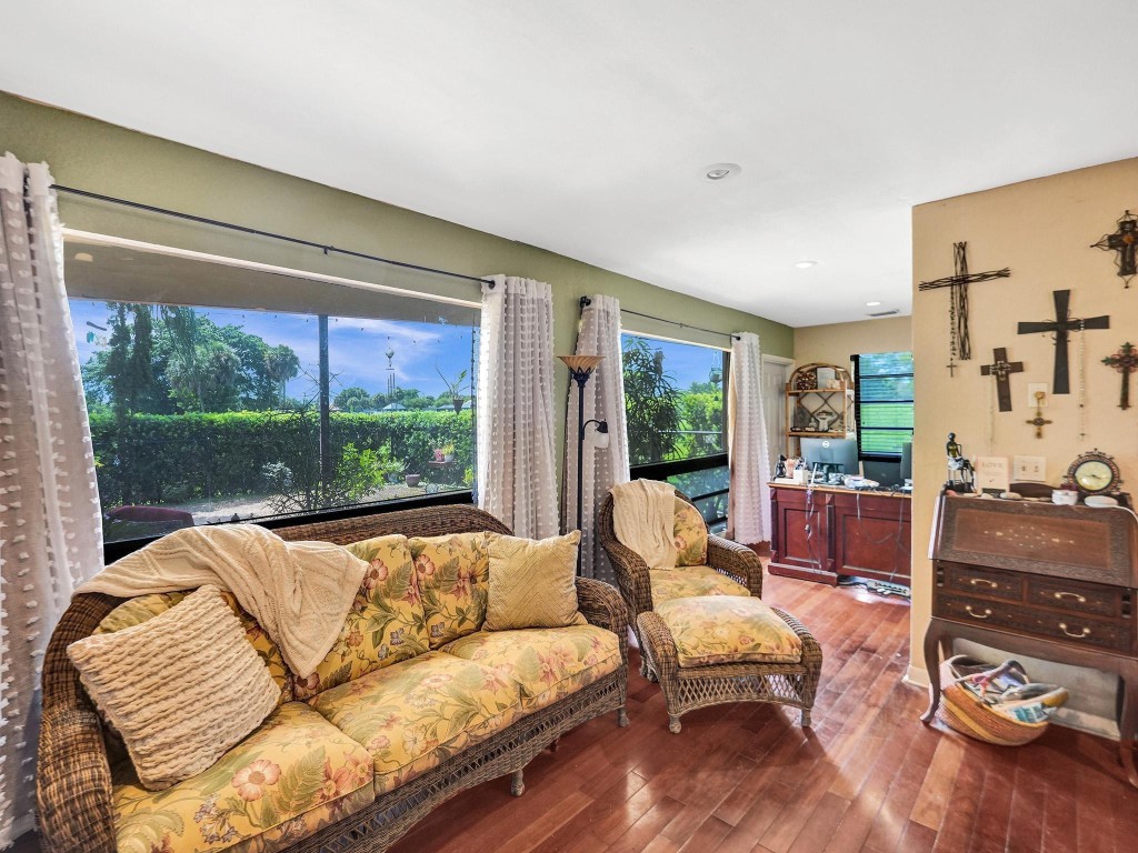 5702 White Hickory Cir