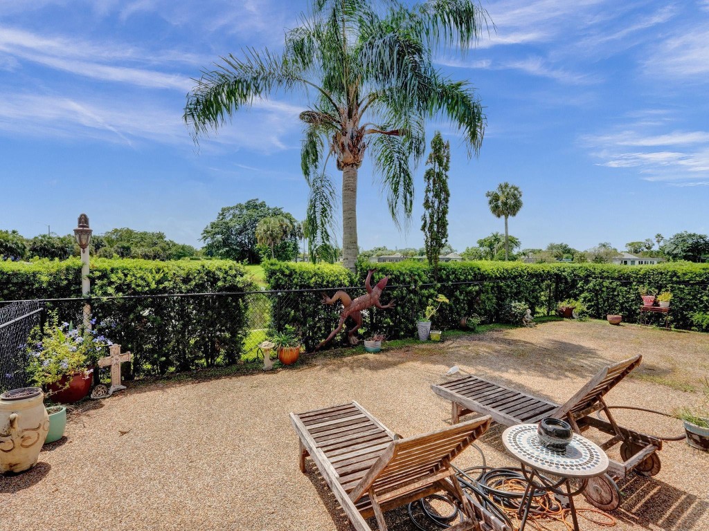 5702 White Hickory Cir