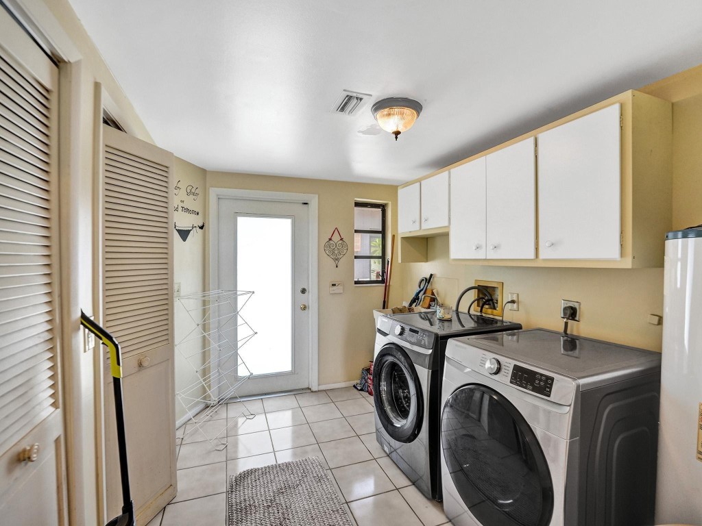 5702 White Hickory Cir