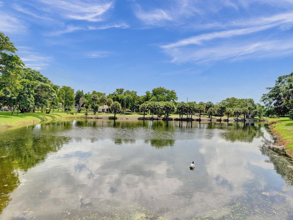 5702 White Hickory Cir