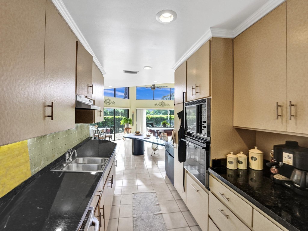 5702 White Hickory Cir