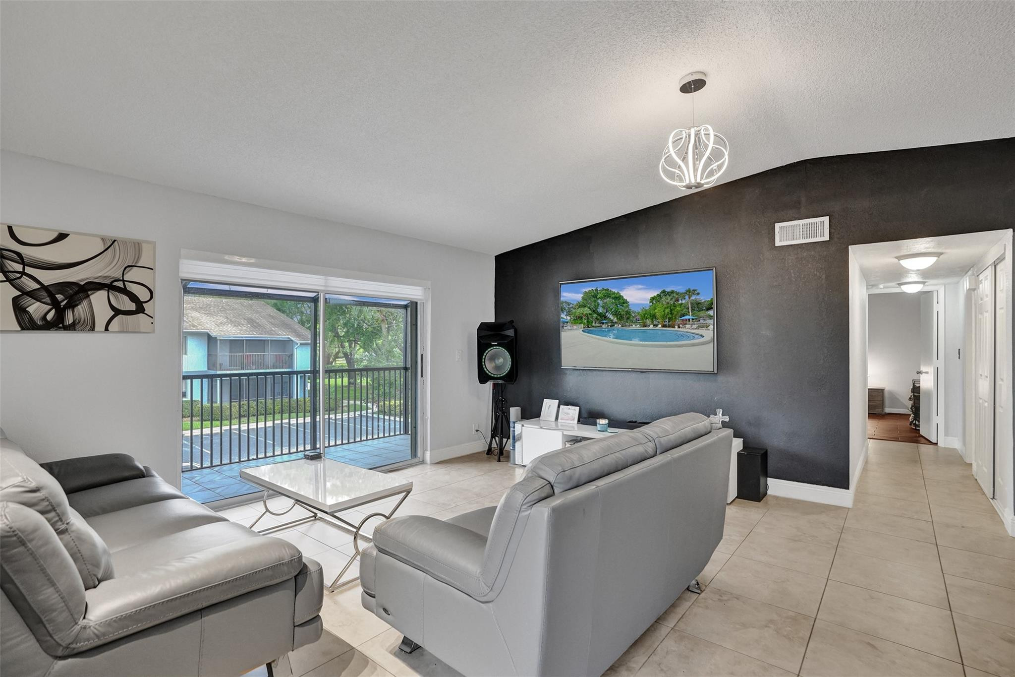2725 S Oakland Forest Dr 202