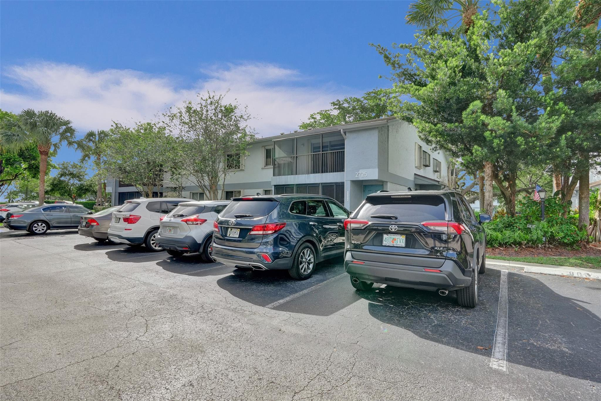 2725 S Oakland Forest Dr 202