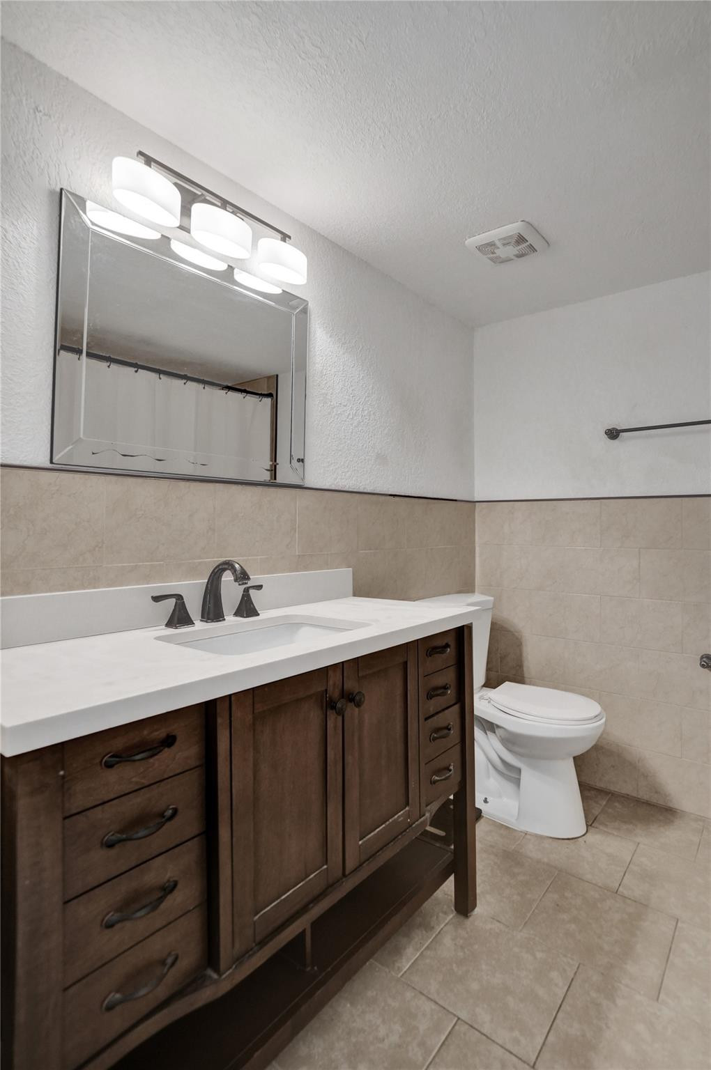 2725 S Oakland Forest Dr 202