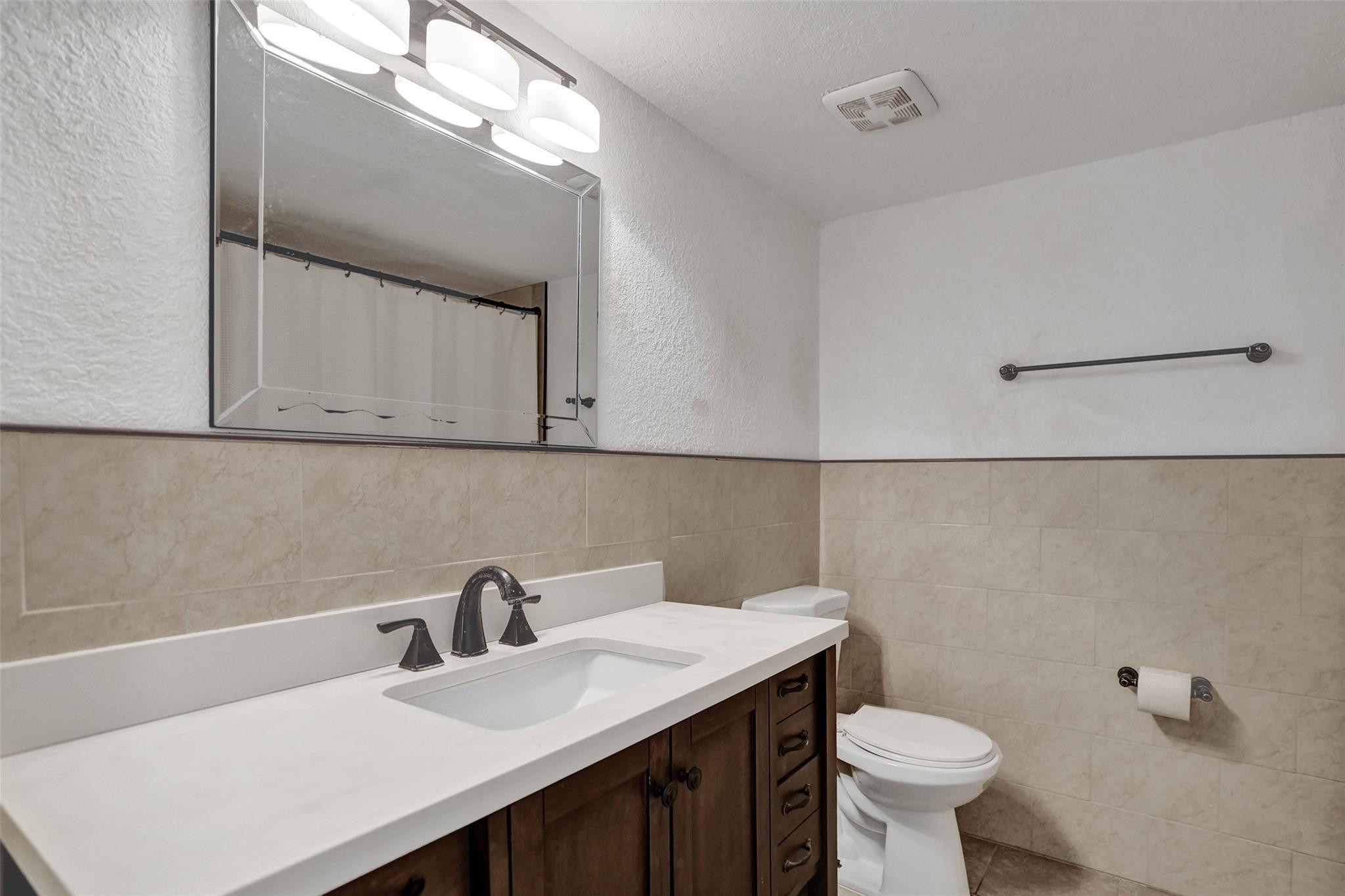 2725 S Oakland Forest Dr 202