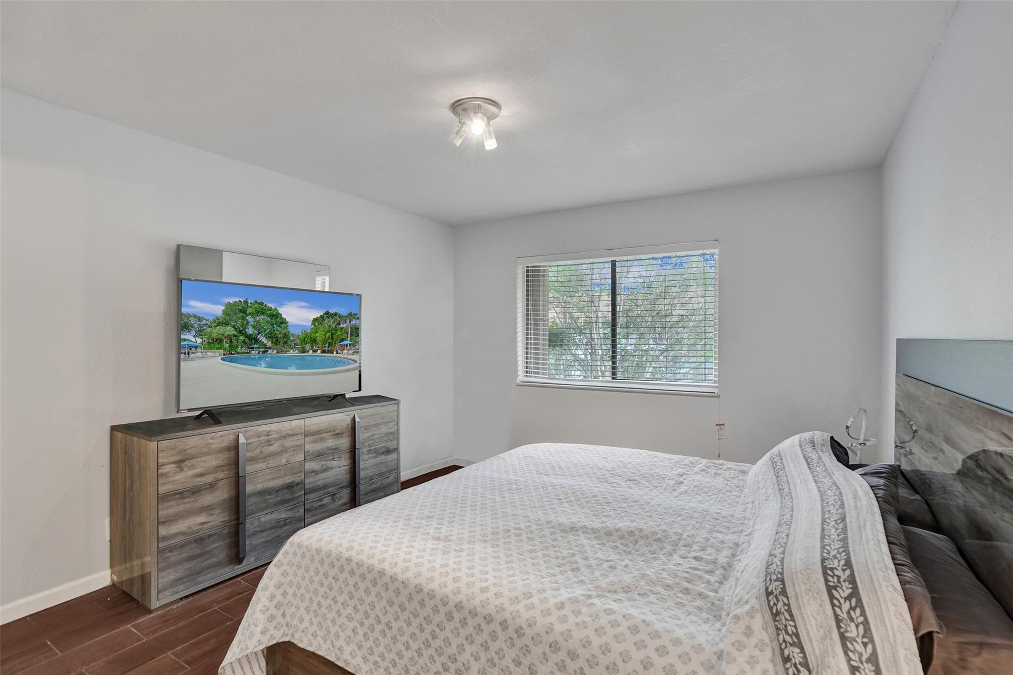 2725 S Oakland Forest Dr 202