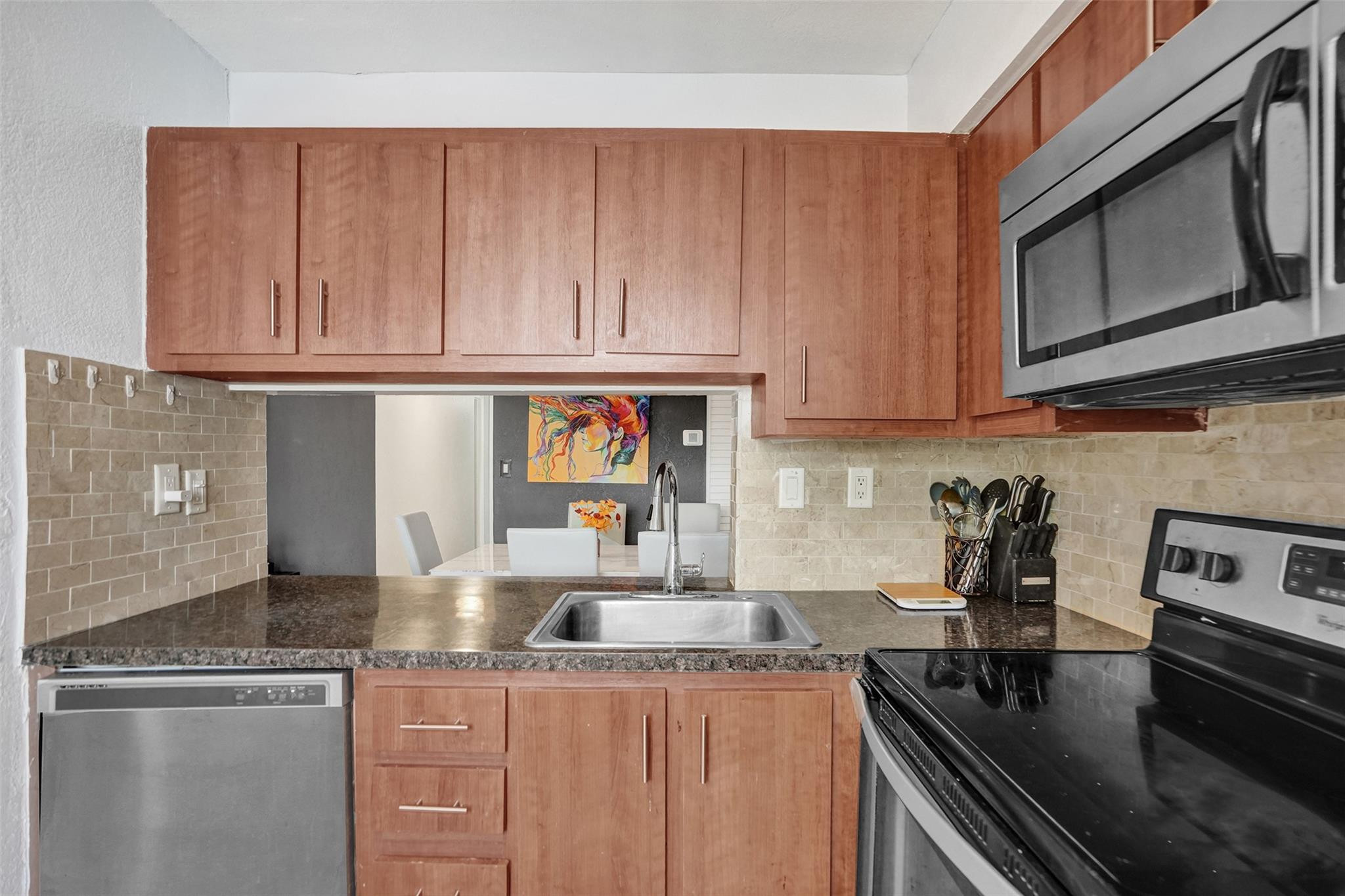 2725 S Oakland Forest Dr 202