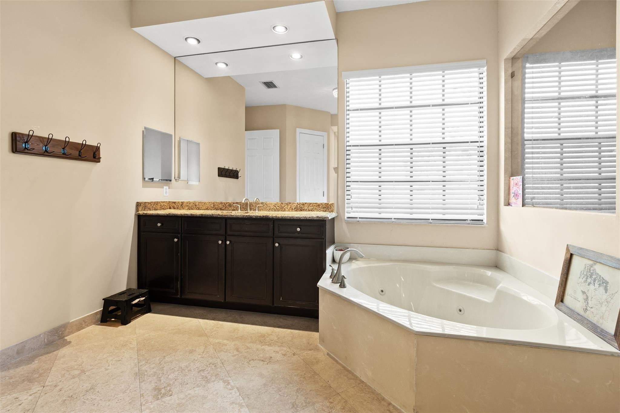 3641 NW 87th Avenue, Hollywood