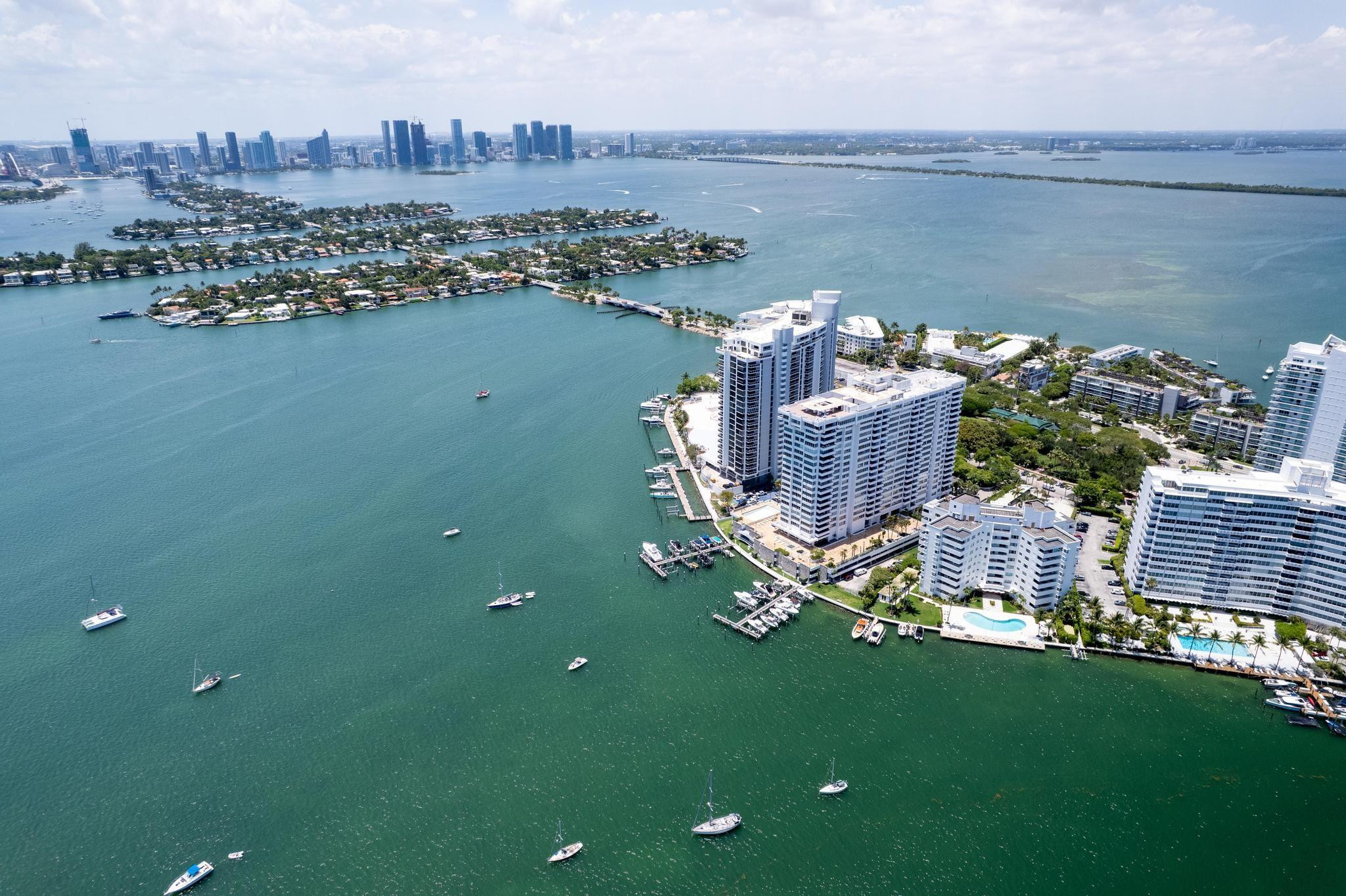 11 Island Ave 808