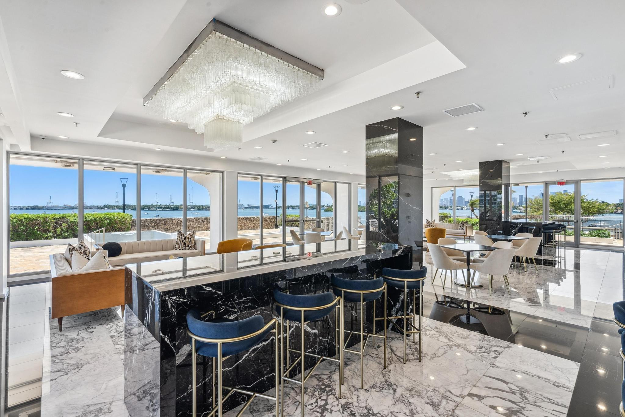 11 Island Ave 808