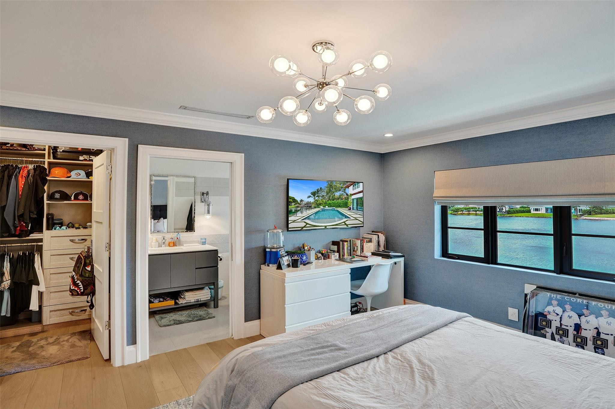 3 Cayuga Rd